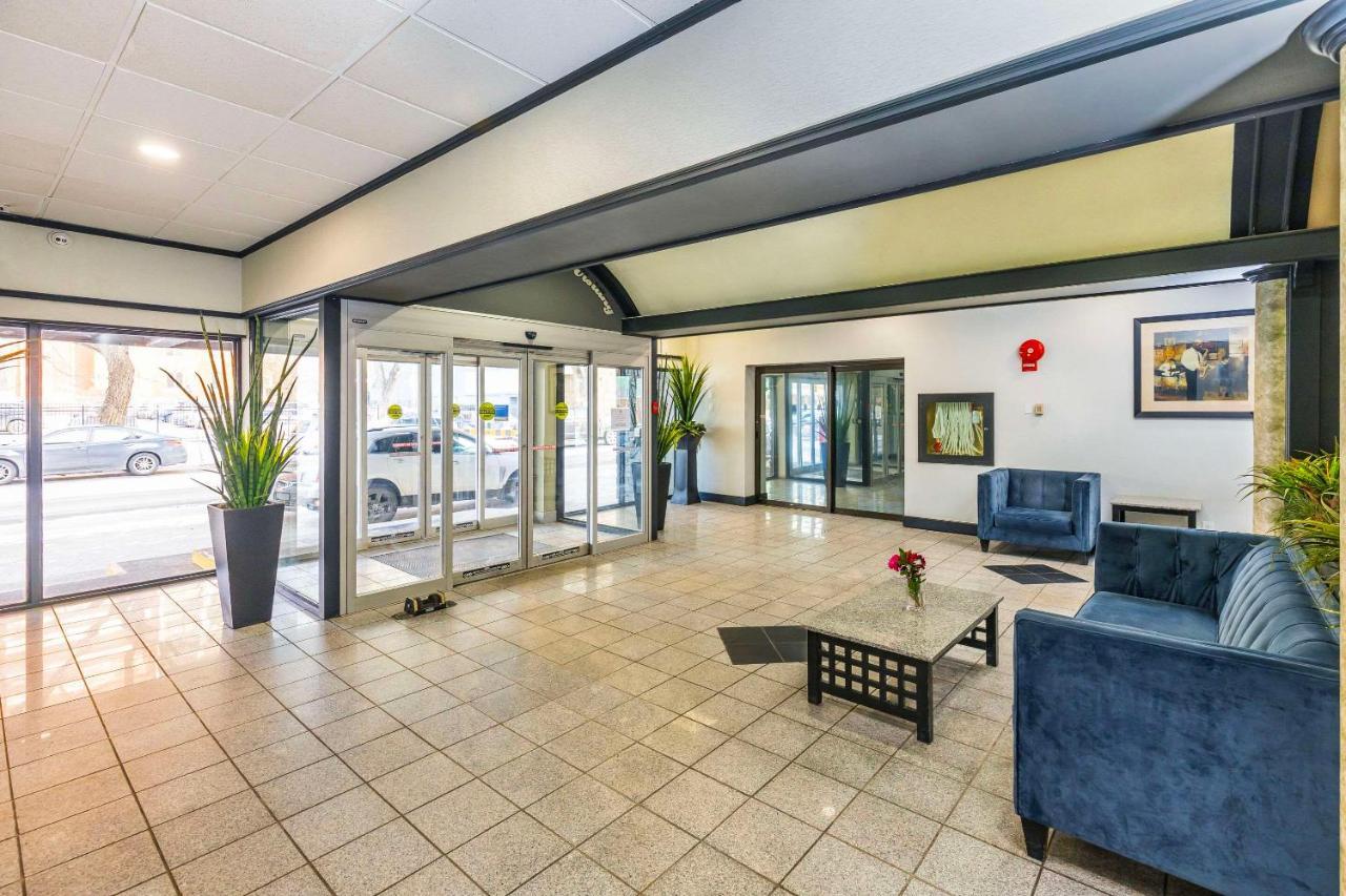Comfort Inn & Suites Edmonton Buitenkant foto
